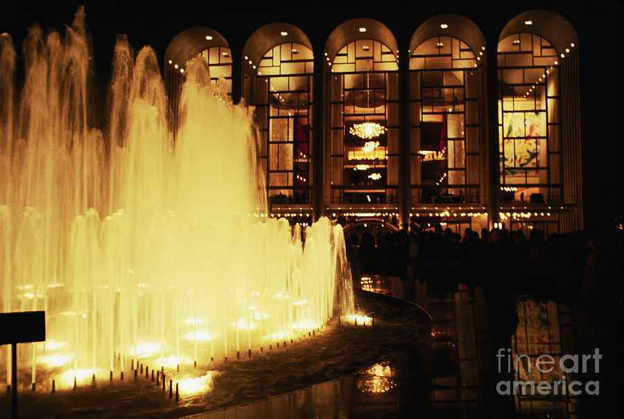 Night View Of Metropolitan Opera House Photograph by Bettmann