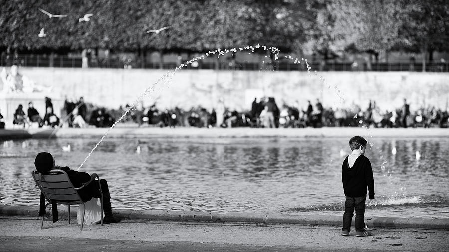 Paris Photograph - No Comment by Guillaume Vigoureux