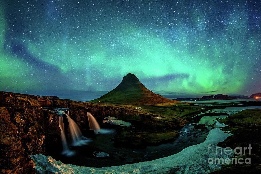 Northern Light, Aurora Borealis Photograph by Tawatchaiprakobkit