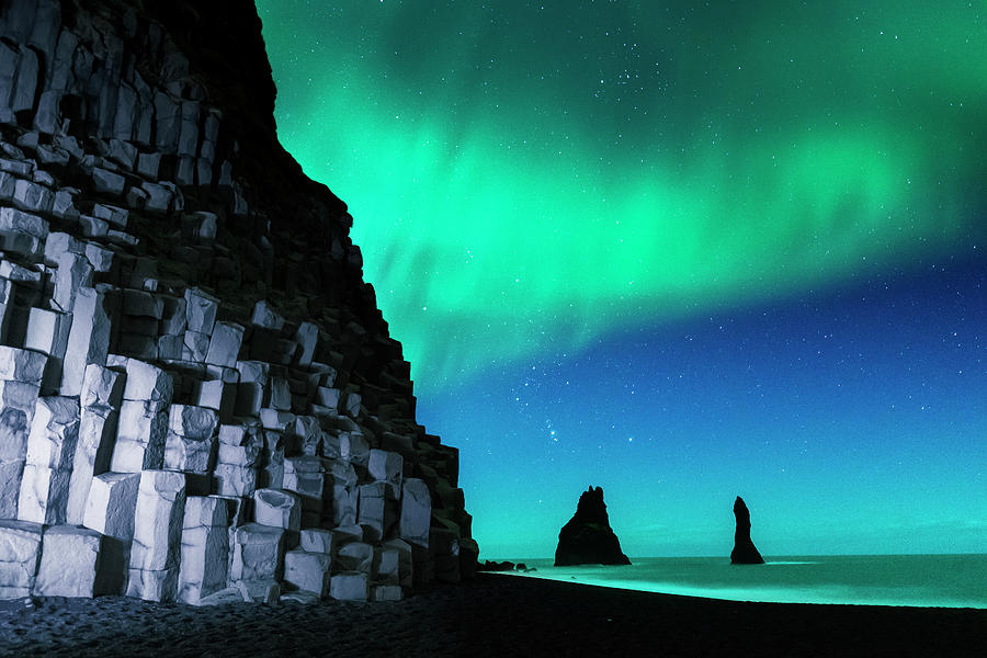 Northern Lights On Beach Iceland Digital Art by Maurizio Rellini