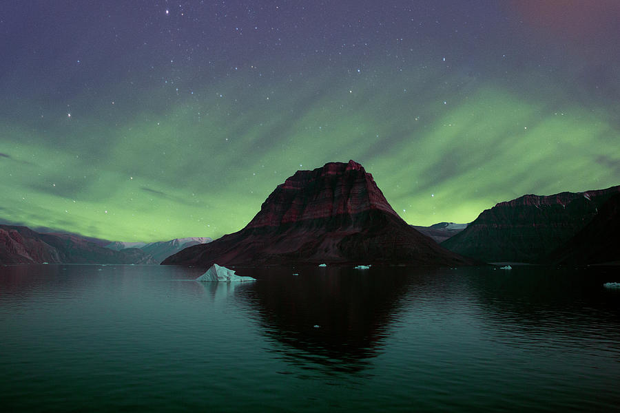 Northern Lights Over Devils Mountain Photograph by Richard Mcmanus
