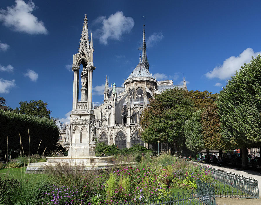 Notre Dame Garden Photograph by Jemmy Archer