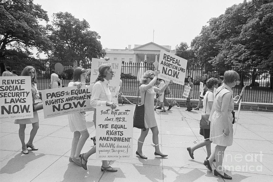 N.o.w. Members Picket The White House Photograph by Bettmann