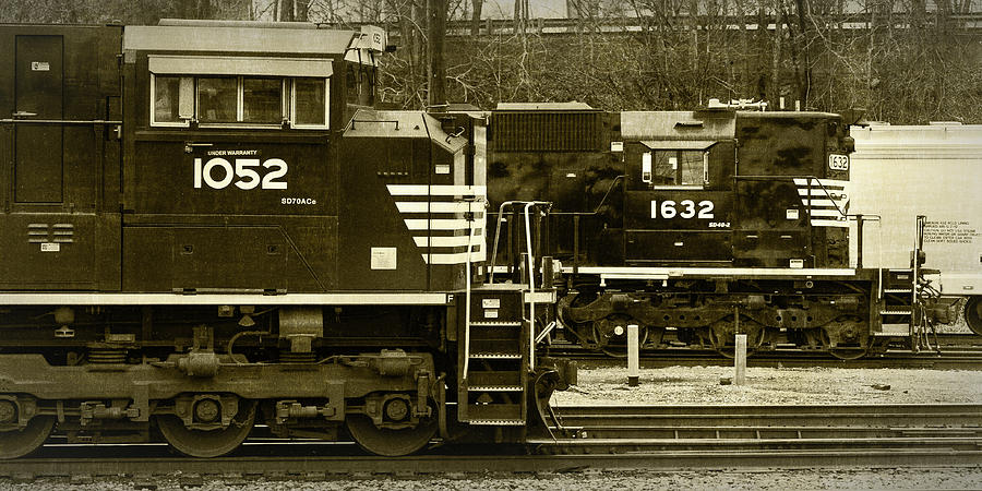 Ns 1052 And Ns 1632 Photograph