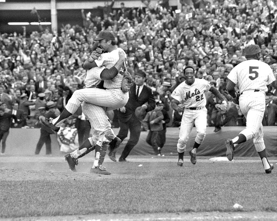 N.y. Mets Defeat The Baltimore Orioles Photograph by New York Daily News Archive
