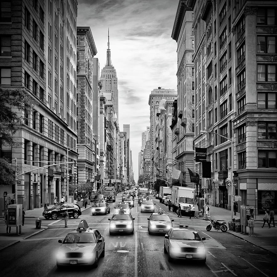 New York City Photograph - NYC 5th Avenue monochrome by Melanie Viola