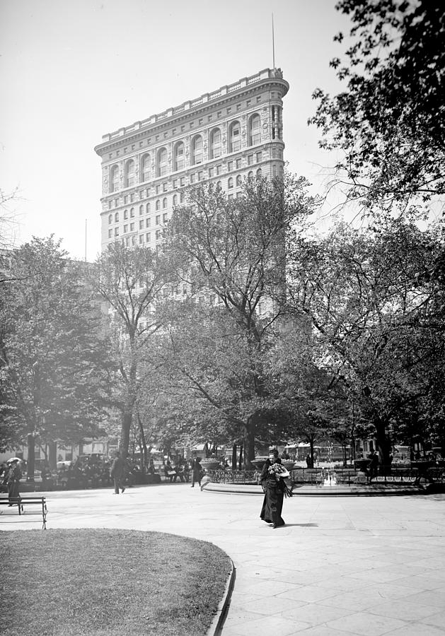 Nyc, Flatiron Building And Madison Photograph by Science Source