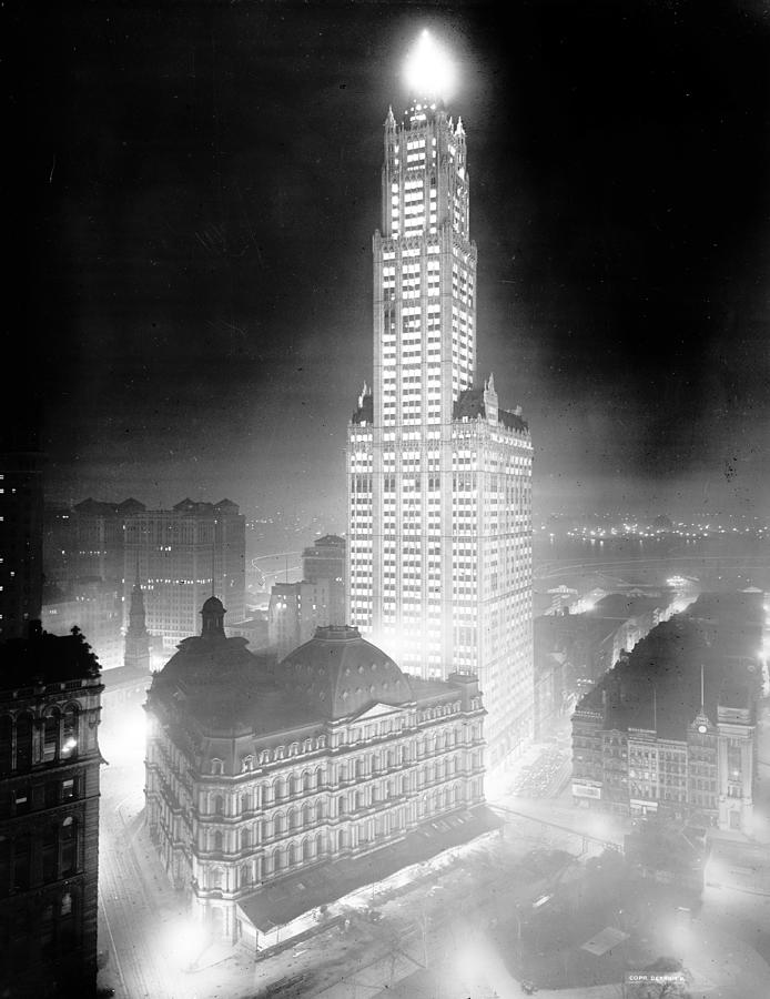 Nyc, Woolworth Building, 1913 Photograph by Science Source