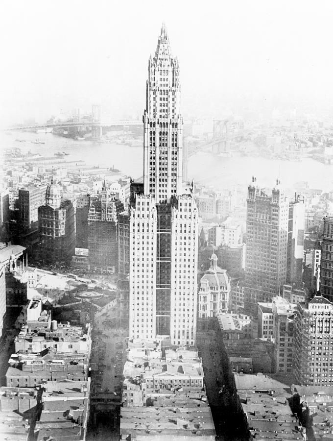 Nyc, Woolworth Building, 1923 Photograph by Science Source