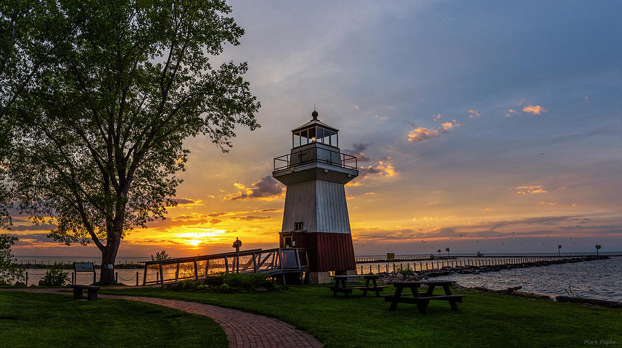 Sunset Photograph - Oak Orchard Lighthouse by Mark Papke