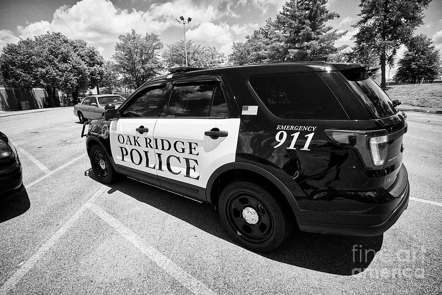 Oak Ridge Police Department Ford Suv Interceptor Police Vehicle Oak Ridge Tennessee Usa Photograph By Joe Fox