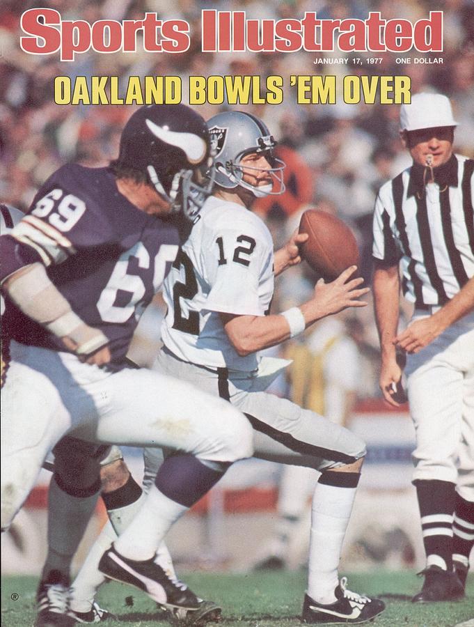 Oakland Raiders Qb Ken Stabler, Super Bowl Xi Sports Illustrated Cover Photograph by Sports Illustrated