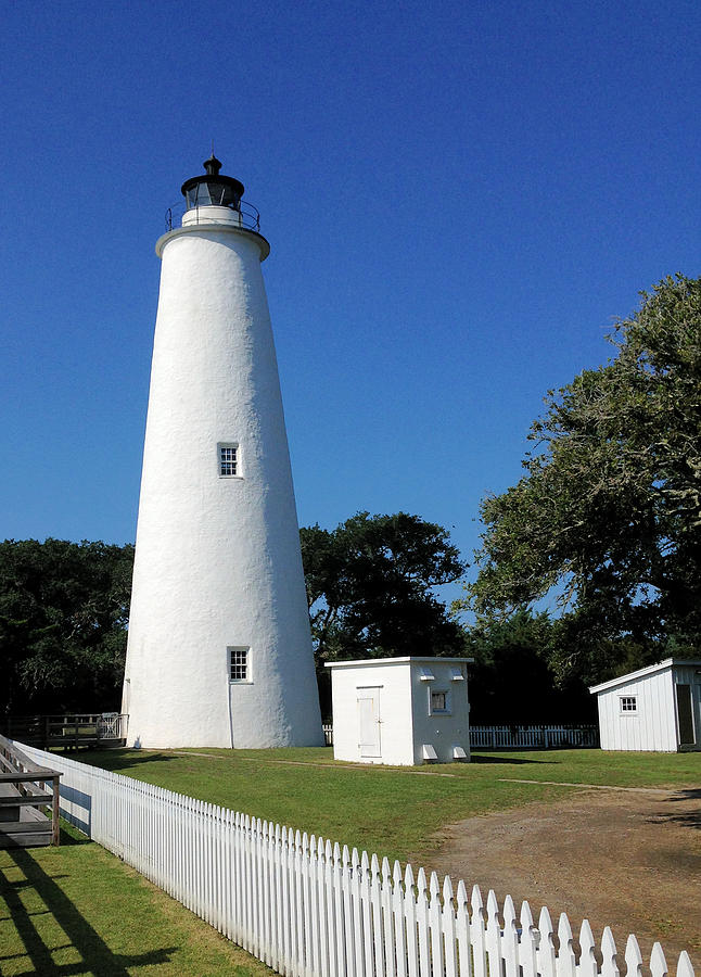 Ocracoke Island Lighthouse Photograph by Buddy Brackett - Fine Art America