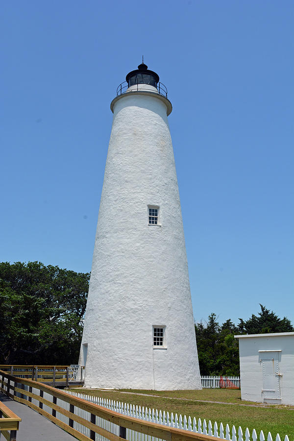 Ocracoke Lighthouse Photograph by Jimmie Bartlett