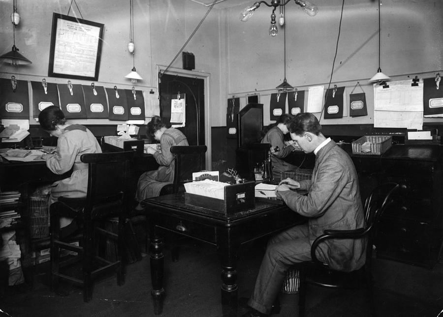 Office Workers Photograph by Topical Press Agency
