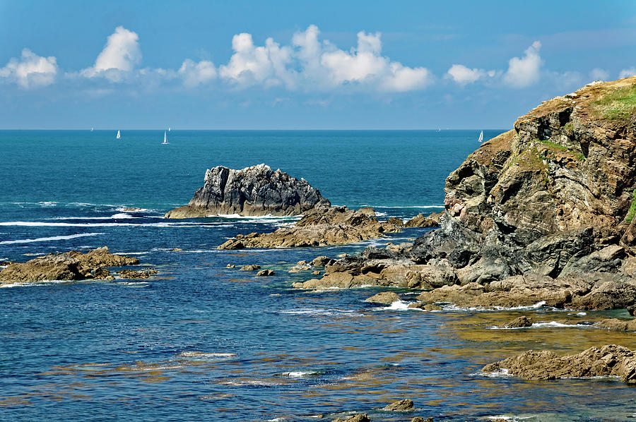 Offshore Rocks Around Old Lizard Head Photograph by Rod Johnson
