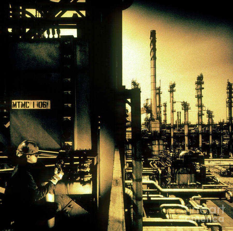 Oil Refinery Photograph by Simon Lewis/science Photo Library