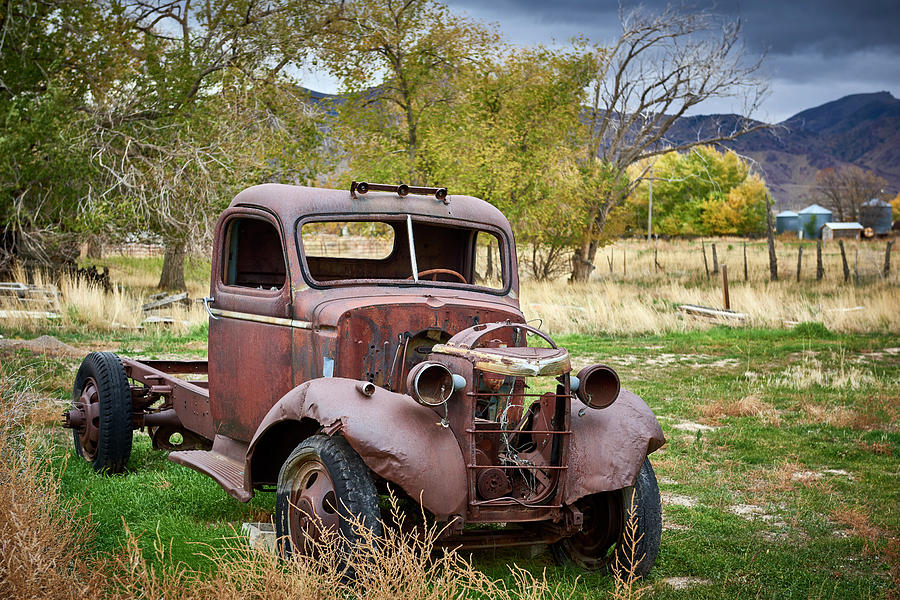 Old Abandoned Chevy Truck Photograph by Paul Freidlund