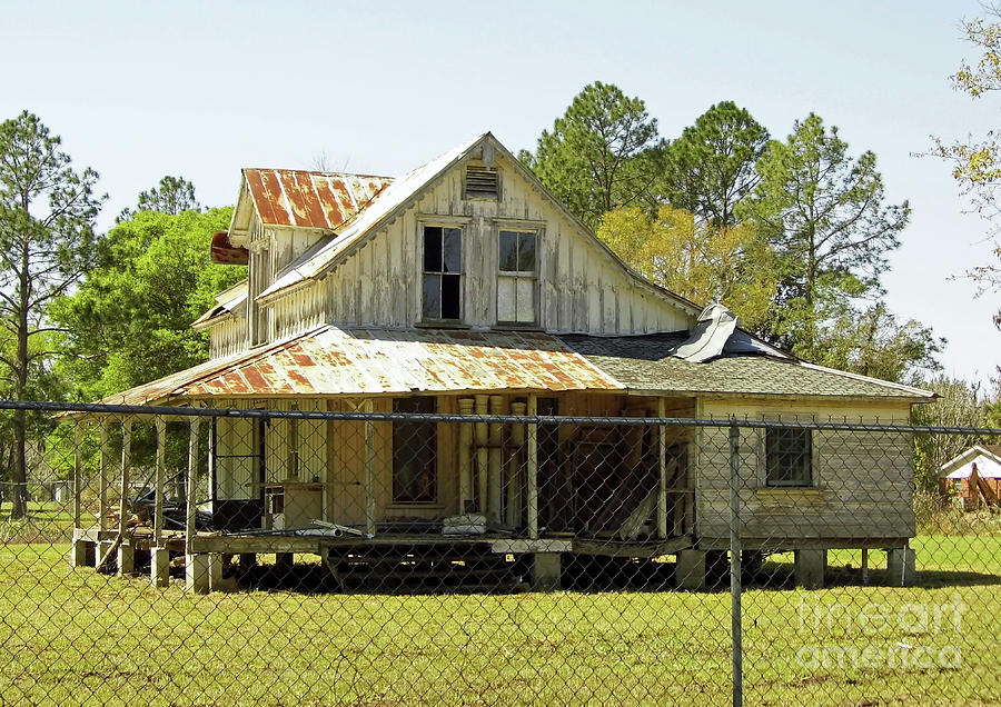 Old Abandoned Cracker Home Photograph by D Hackett