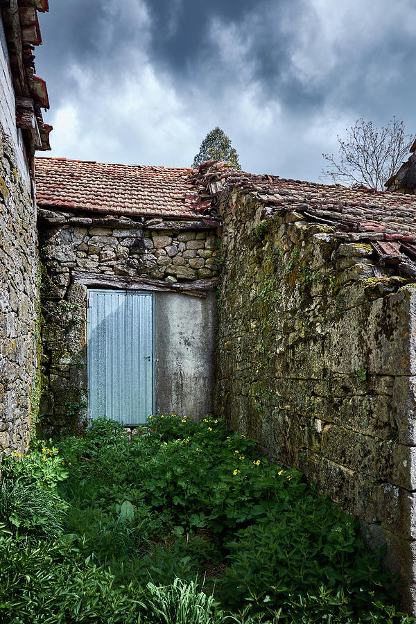 Old abandoned house in Bainte by Eduardo Jose Accorinti Old abandoned house in Bainte by Eduardo Jose Accorinti