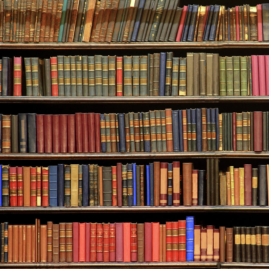 old-books-in-library-shelf-luoman.jpg