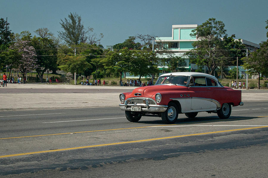 Old Cuban Car Photograph by Laura Hedien