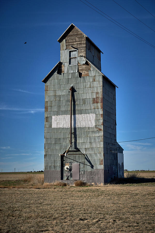 Old Grain Elevator Photograph by Paul Freidlund