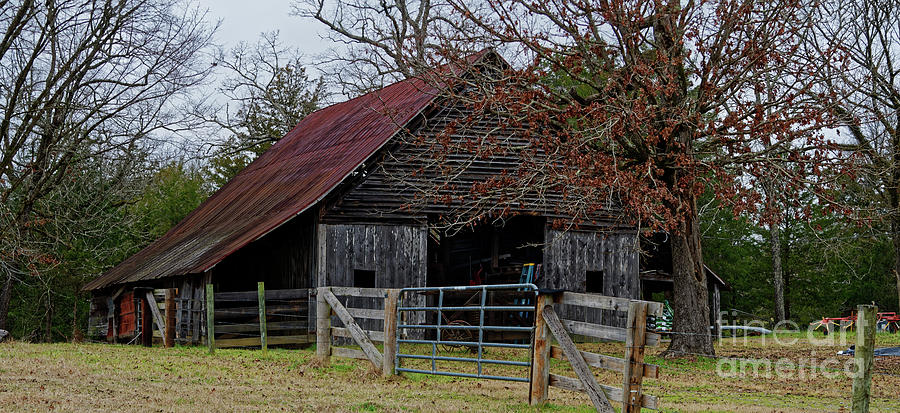 Old Highway 58 Barn Photograph by Paul Mashburn