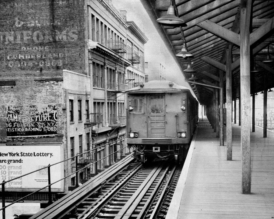 Old Myrtle Ave. El Train Leaving Jay Photograph by New York Daily News Archive