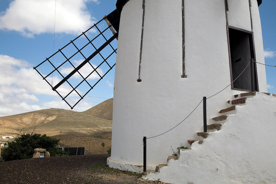 Old Windmill Of Tiscamanita Photograph by Roel Meijer