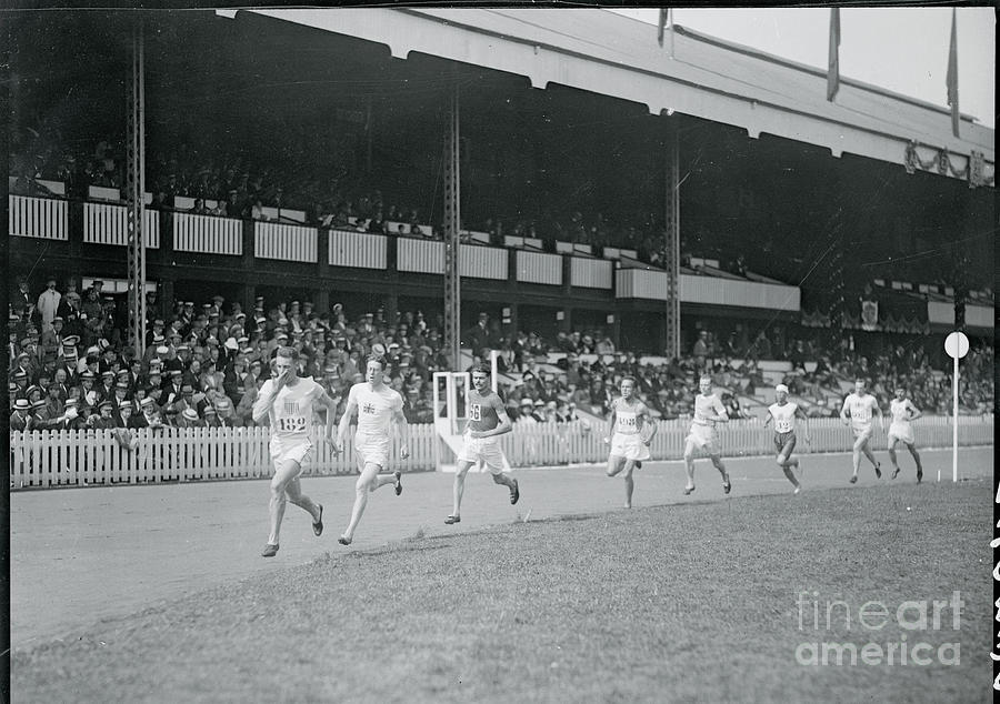 Olympic Runners In 1920 Photograph by Bettmann