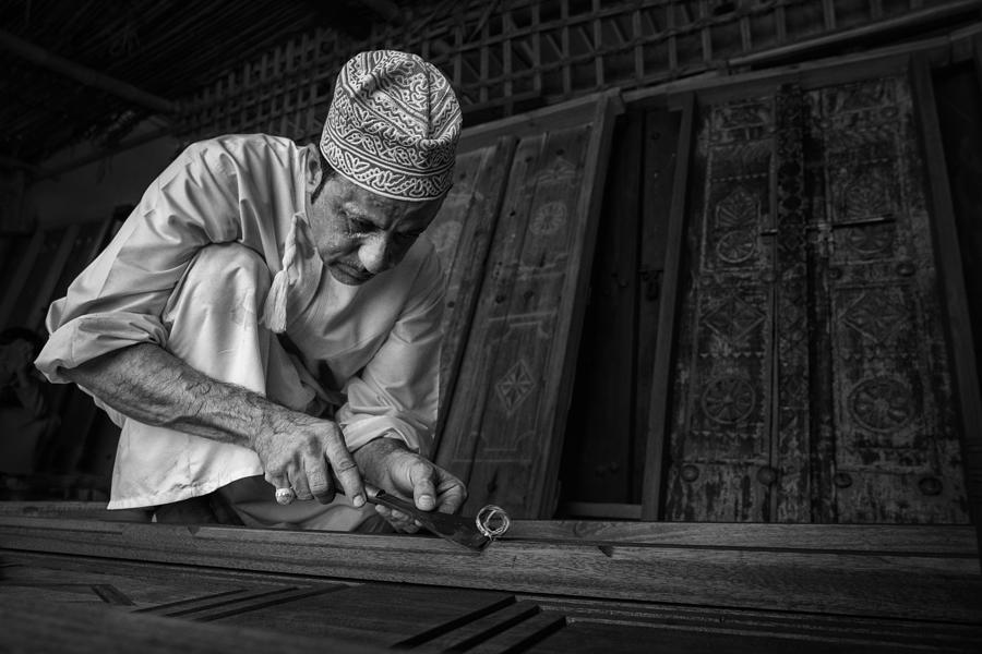 Black And White Photograph - Omani Worker by Haitham Al Farsi