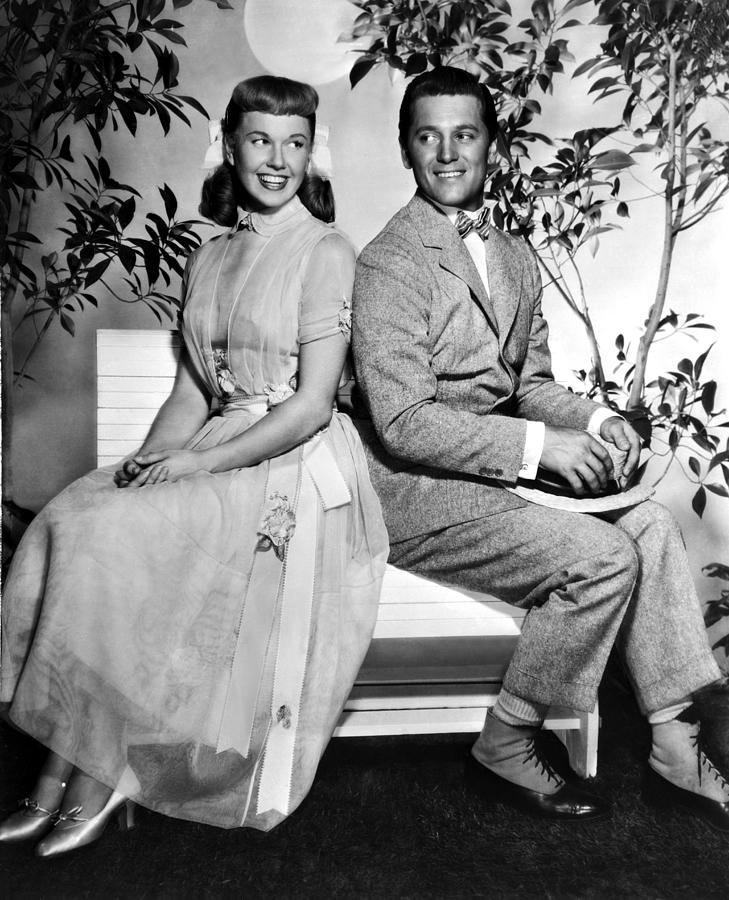 On Moonlight Bay Candid Portrait Of Gordon Macrae And Doris Day On ...