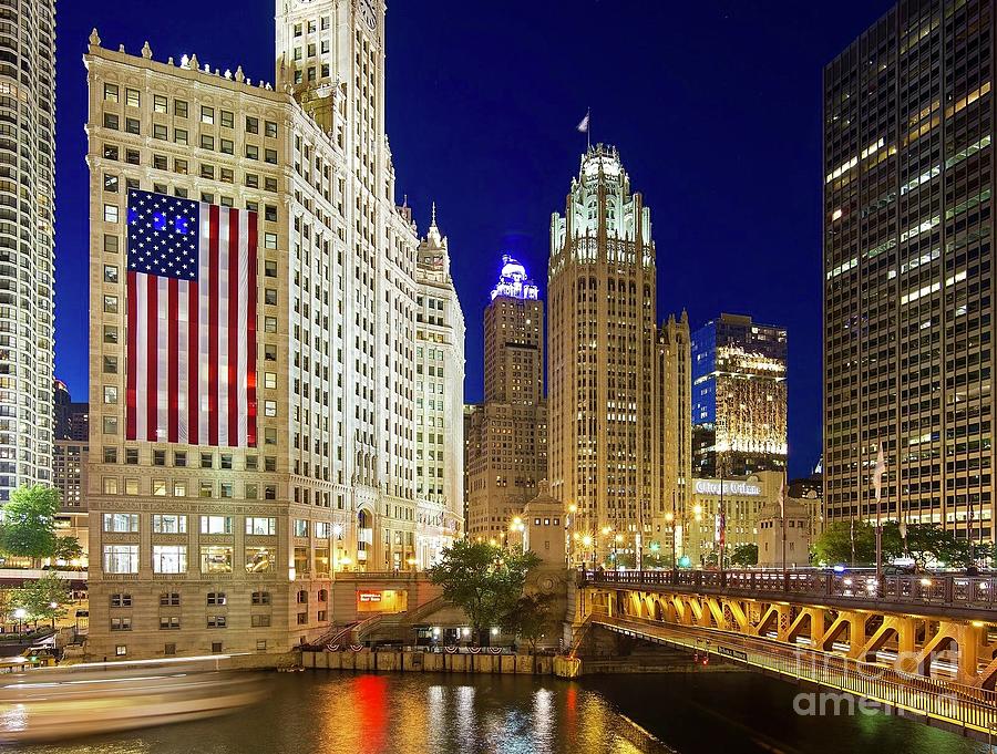 One Chicago by EliteBrands Co One Chicago by EliteBrands Co
