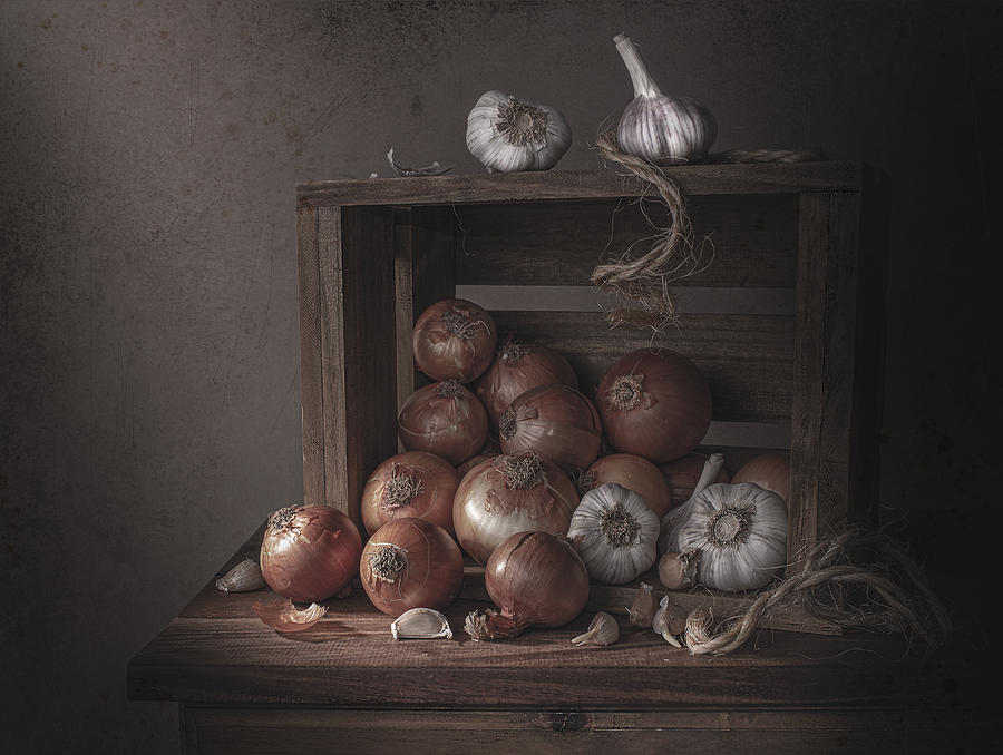 Onion Photograph - Onion And Garlic by Margareth Perfoncio