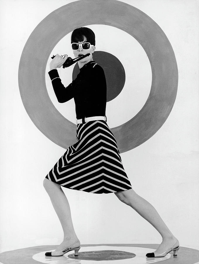 Op Art Models In Milan In 1966 Photograph by Keystone-france