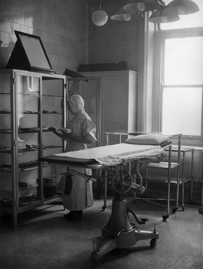 Operating Theatre Photograph by Spencer Arnold Collection