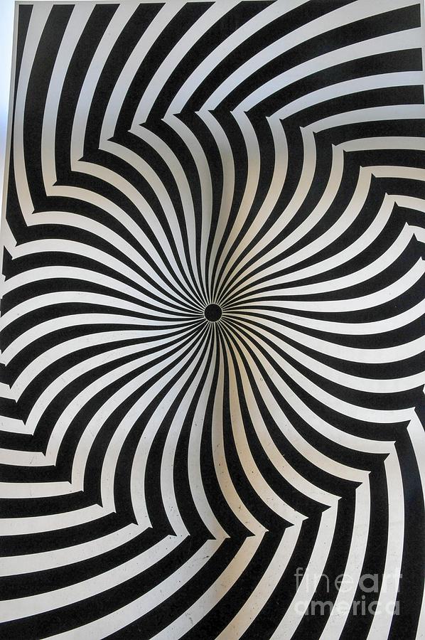 Optical Spiral Illusion Photograph by Photostock-israel/science Photo Library