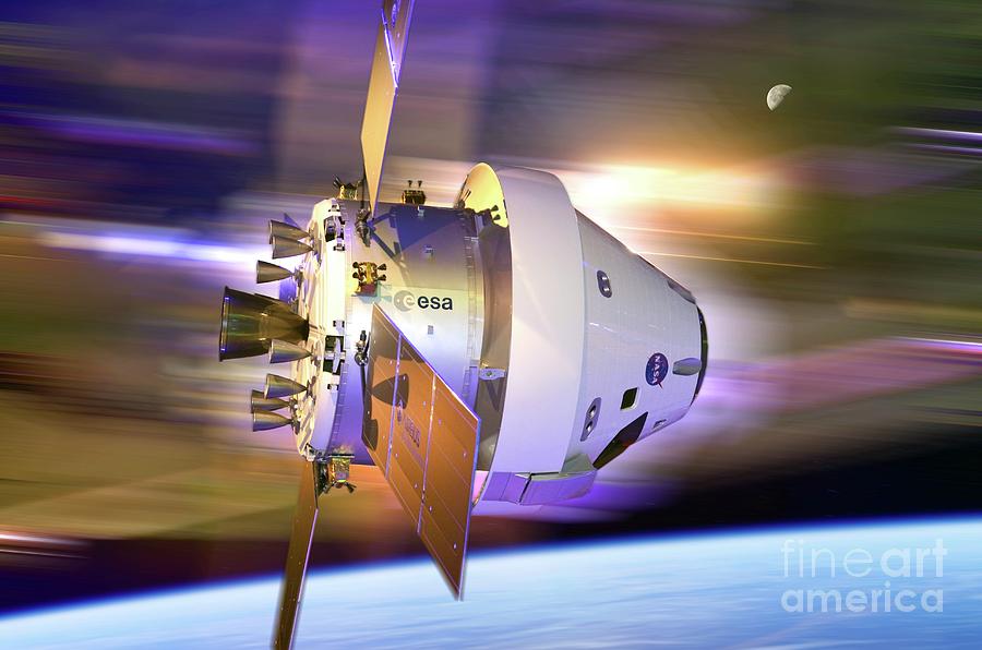 Orion Spacecraft In Earth Orbit Photograph by Detlev Van Ravenswaay/science Photo Library