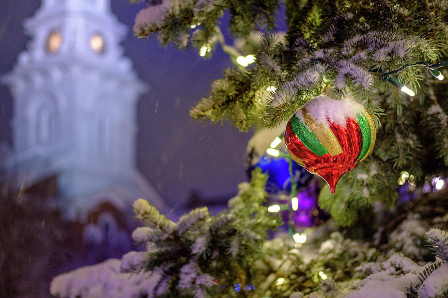 Ornament, Market Square Christmas Tree Photograph by Jeff Sinon