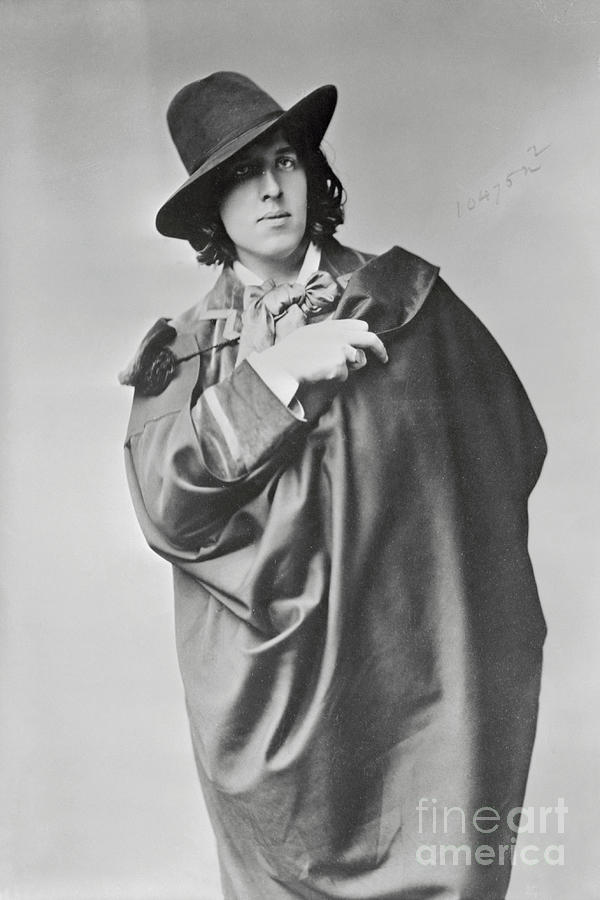 Oscar Wilde In Cape And Hat Photograph by Bettmann