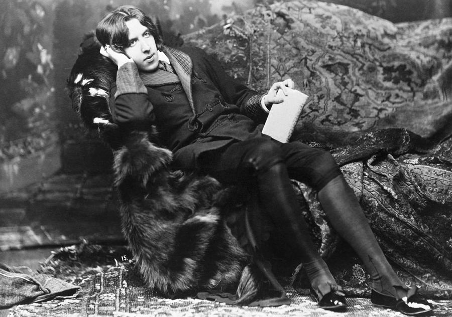 Oscar Wilde Lounging Photograph by Bettmann