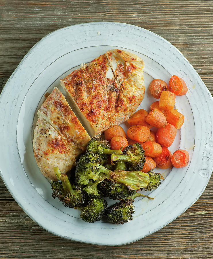 Oven Roasted Chicken Breast With Broccoli And Carrots top View