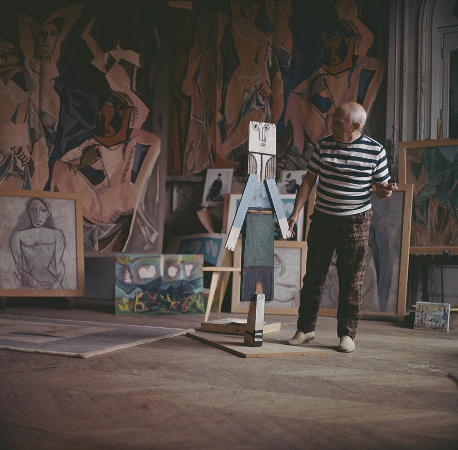 Pablo Picasso At Work Photograph by Paul Popper/popperfoto