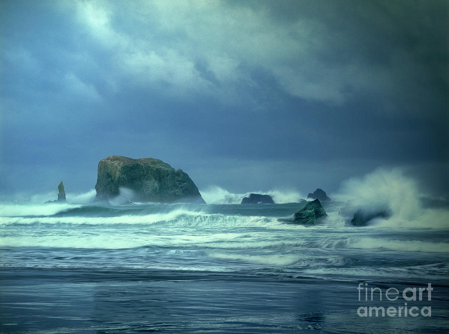 Pacific Storm Bandon Beach Oregon Photograph by Dave Welling