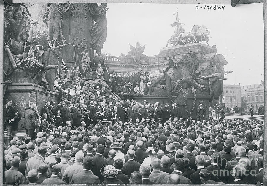 Pacifist Meeting In Berlin Photograph by Bettmann Pacifist Meeting In Berlin Photograph by Bettmann