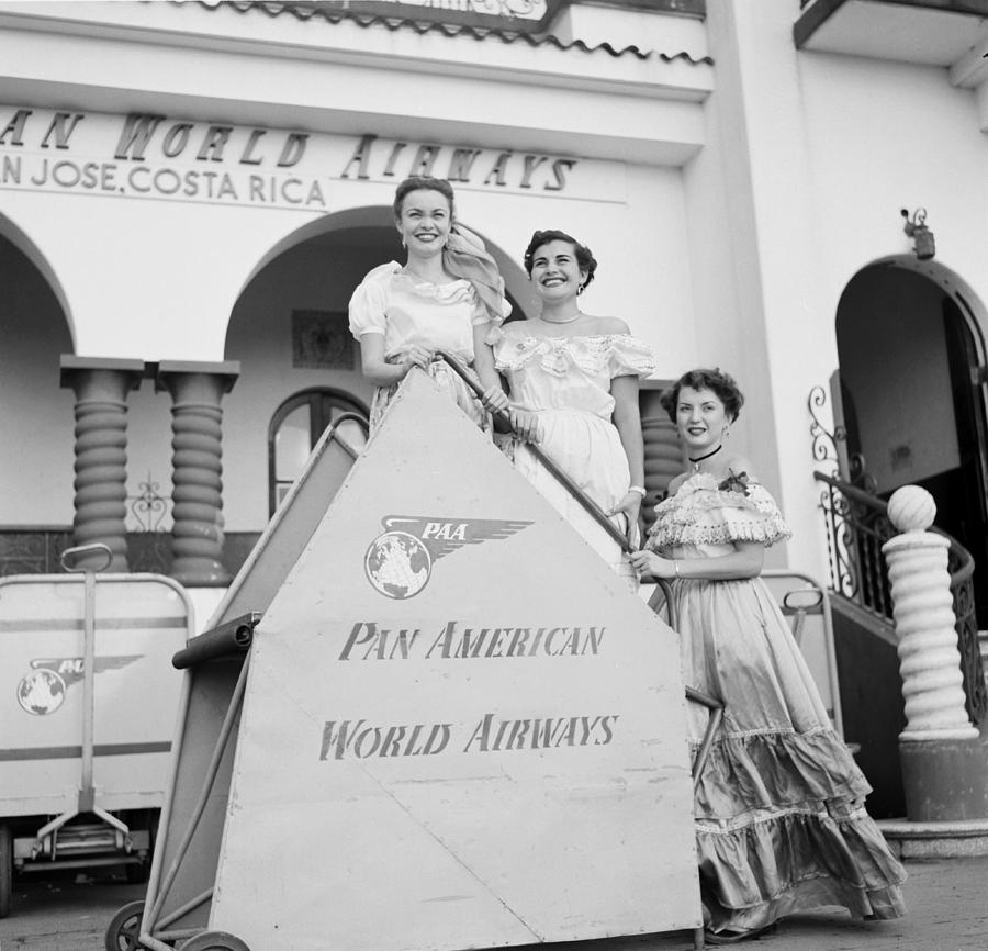 Pan American World Airways Photograph by Michael Ochs Archives