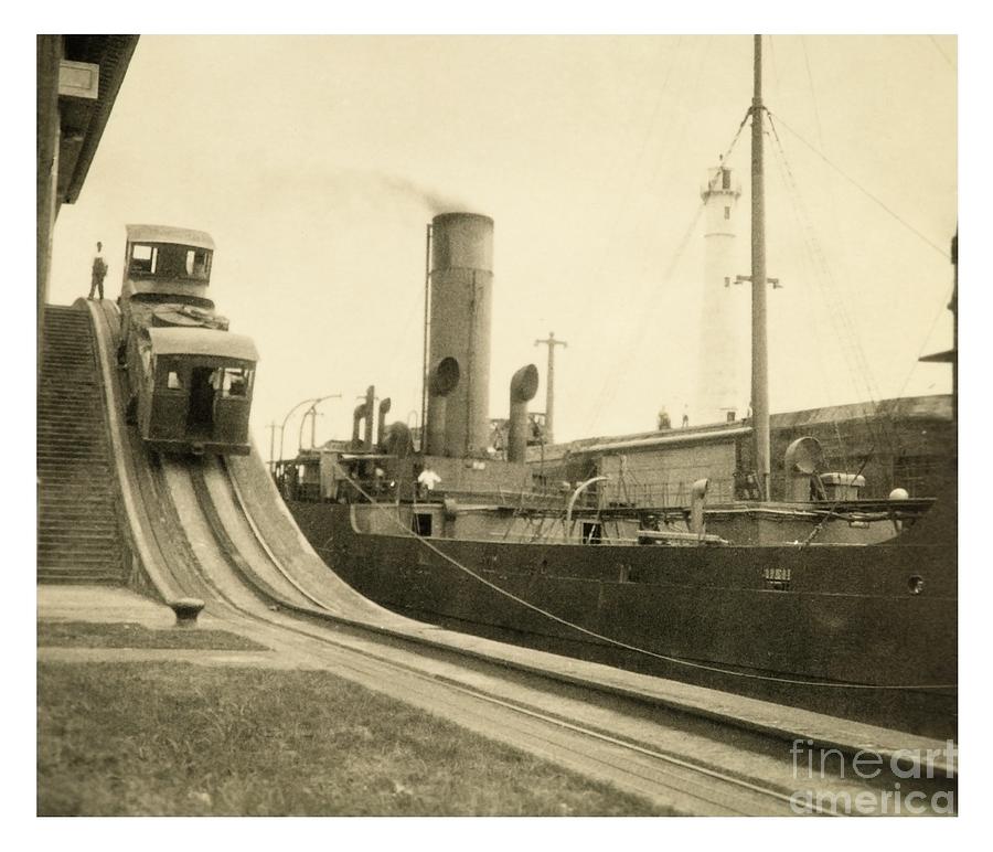 Crane Photograph - Panama Canal Gatun Lock. C.1930s by David Parker/science Photo Library