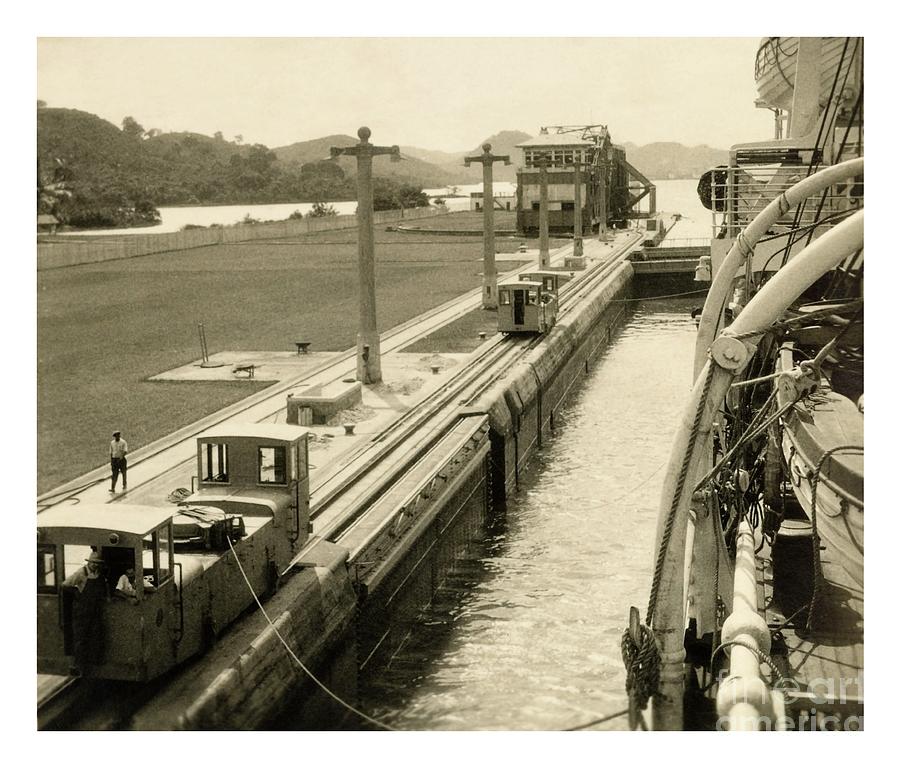 Crane Photograph - Panama Canal Ss Orbita In A Lock C.1930 by David Parker/science Photo Library
