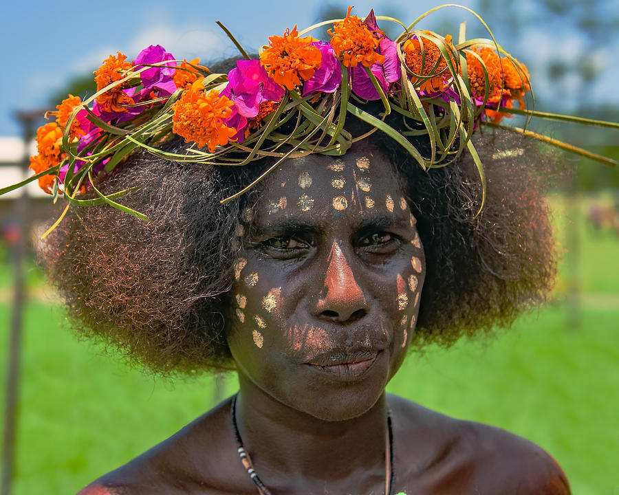 Papua New Guinea Woman Portrait Photograph by Aharon Golani - Fine Art ...